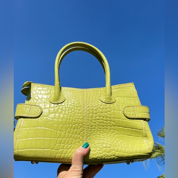 Vintage lime green leather handbag with silver details - Picture 15 of 17